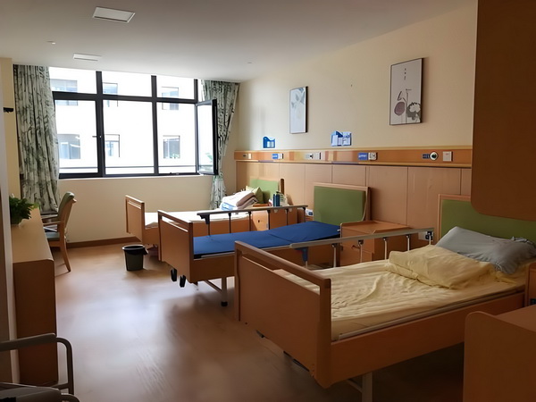 王爷潜规则：神秘王妃，来一口